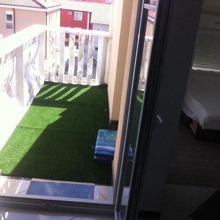 Apartmani Ivan V RELAX Vodice Bagian luar foto