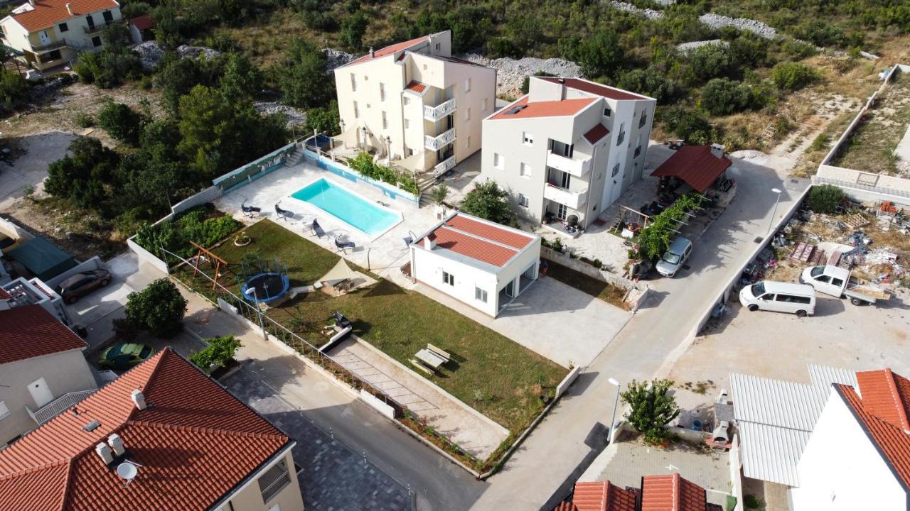 Apartmani Ivan V RELAX Vodice Bagian luar foto