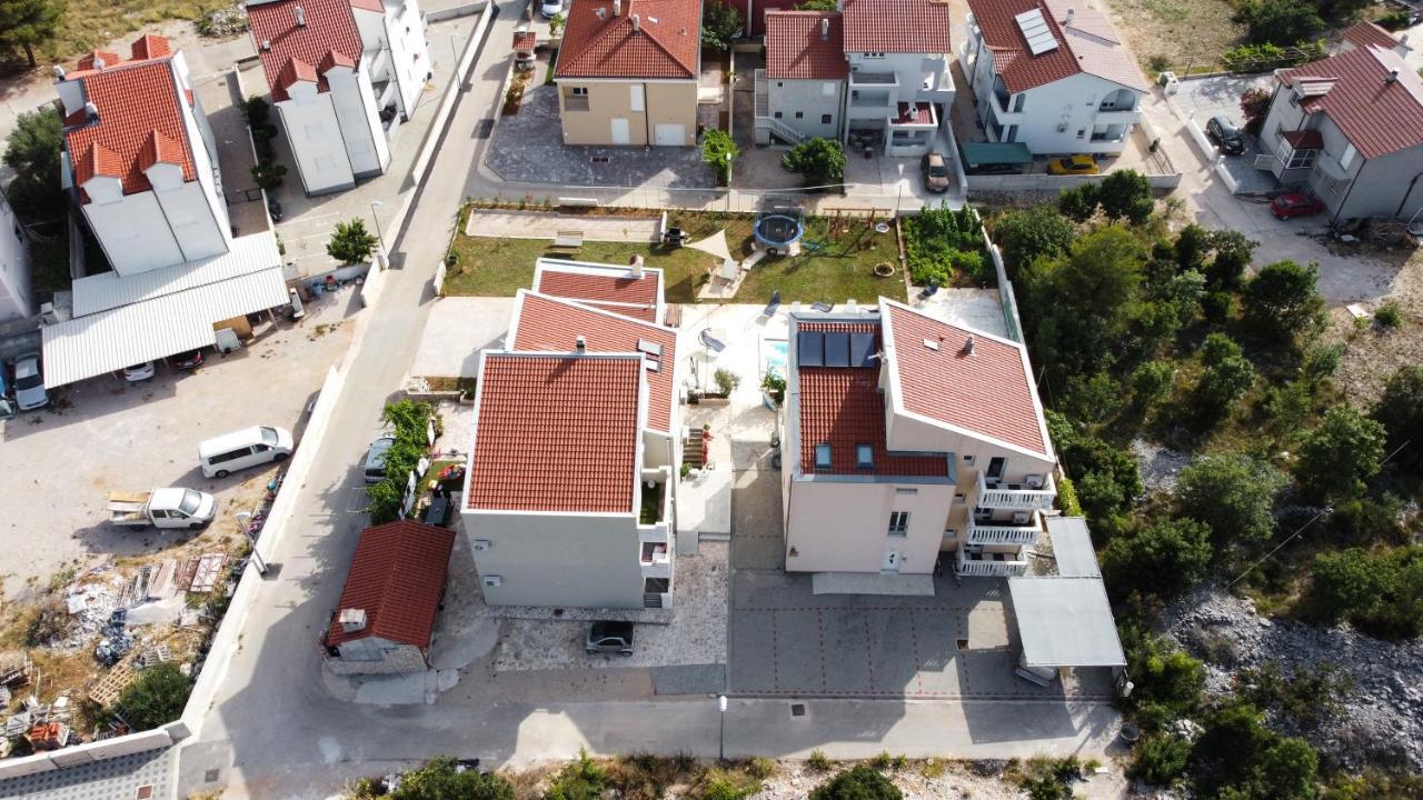 Apartmani Ivan V RELAX Vodice Bagian luar foto