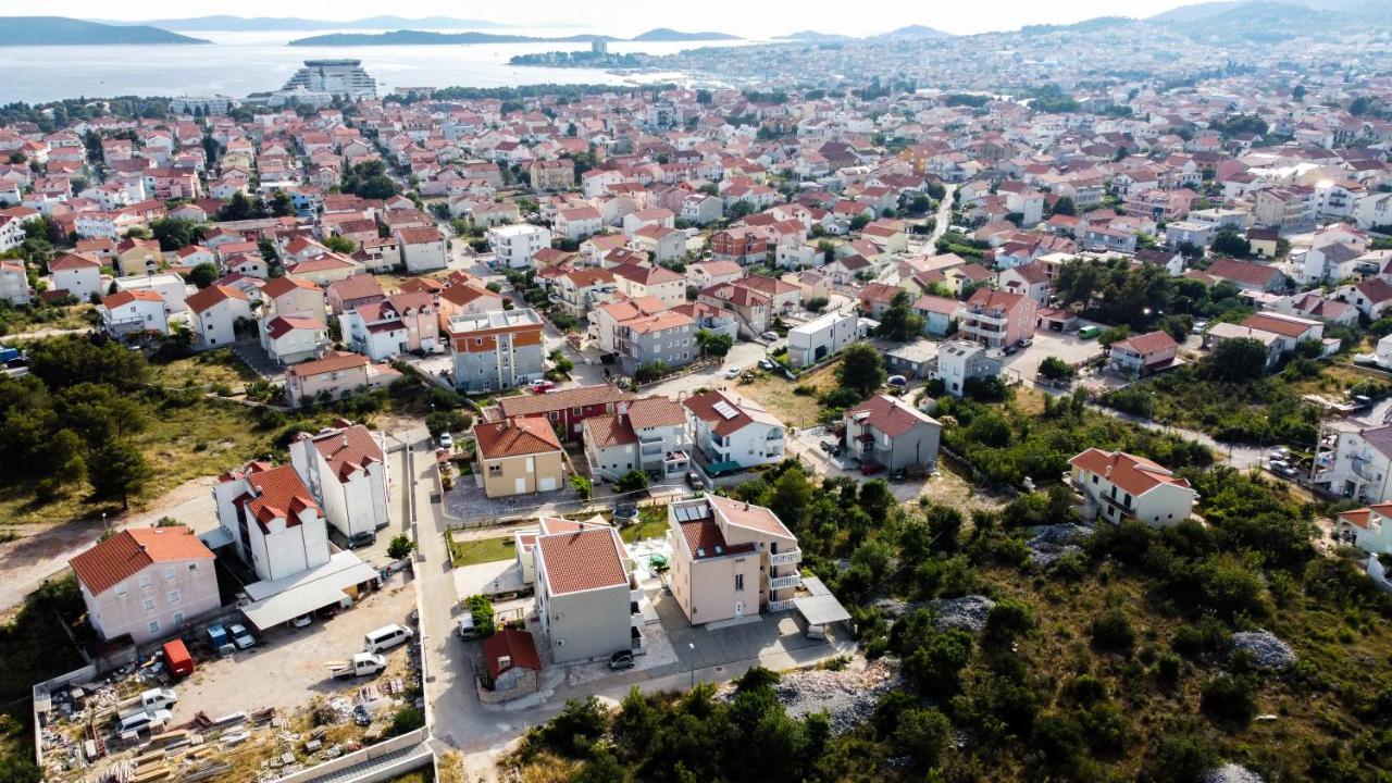 Apartmani Ivan V RELAX Vodice Bagian luar foto