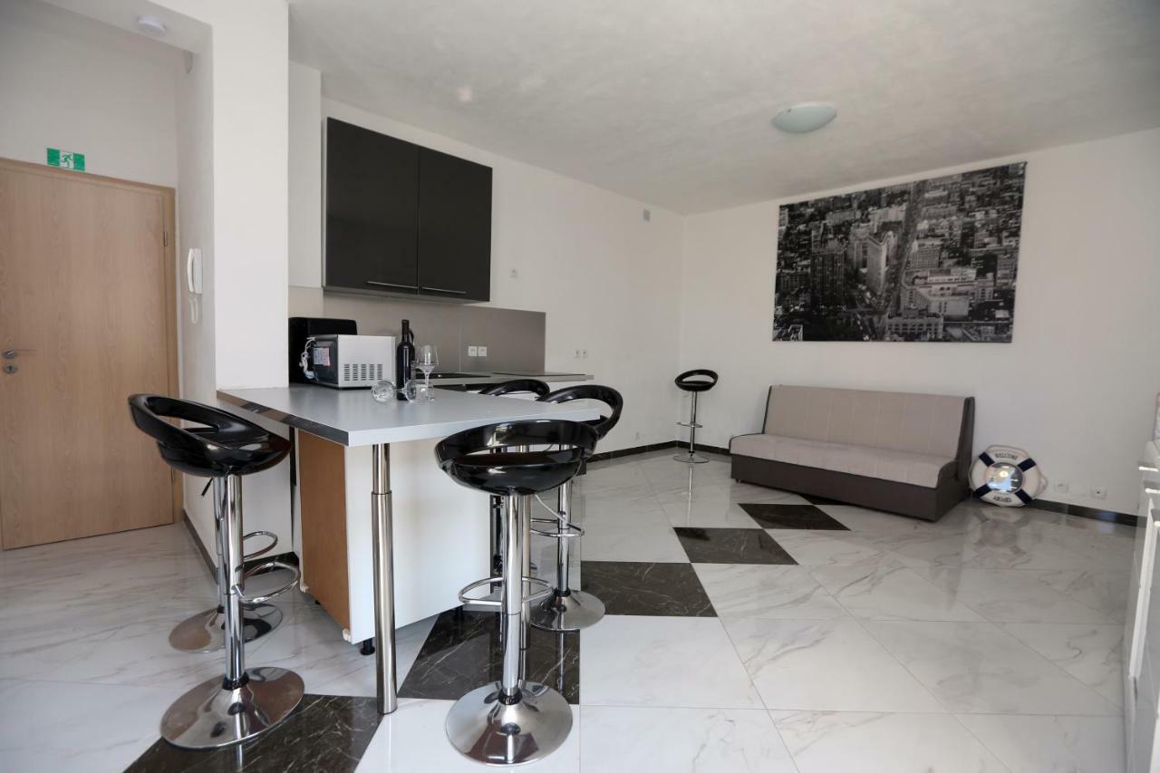 Apartmani Ivan V RELAX Vodice Bagian luar foto