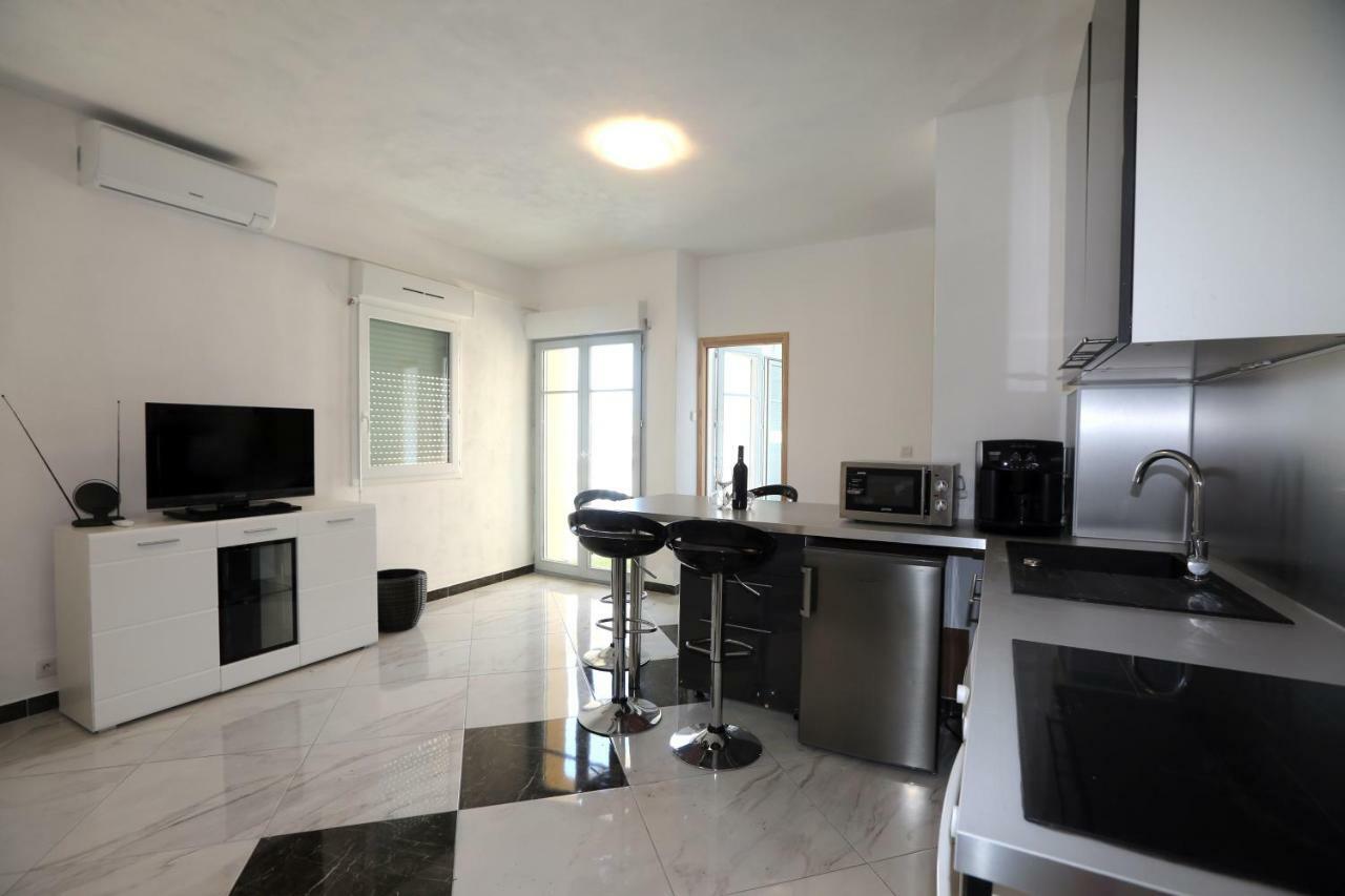 Apartmani Ivan V RELAX Vodice Bagian luar foto