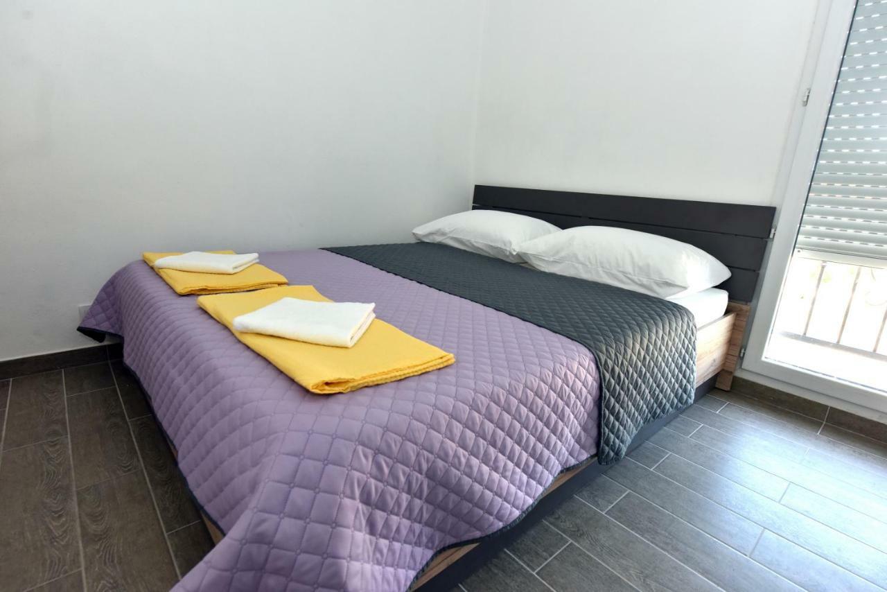 Apartmani Ivan V RELAX Vodice Bagian luar foto