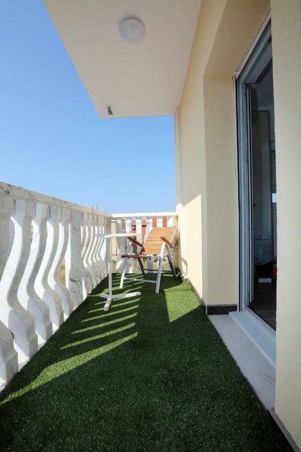 Apartmani Ivan V RELAX Vodice Bagian luar foto