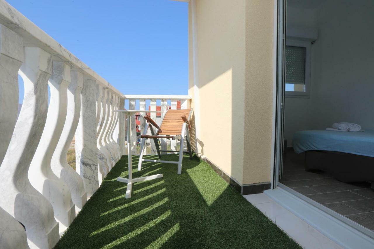 Apartmani Ivan V RELAX Vodice Bagian luar foto