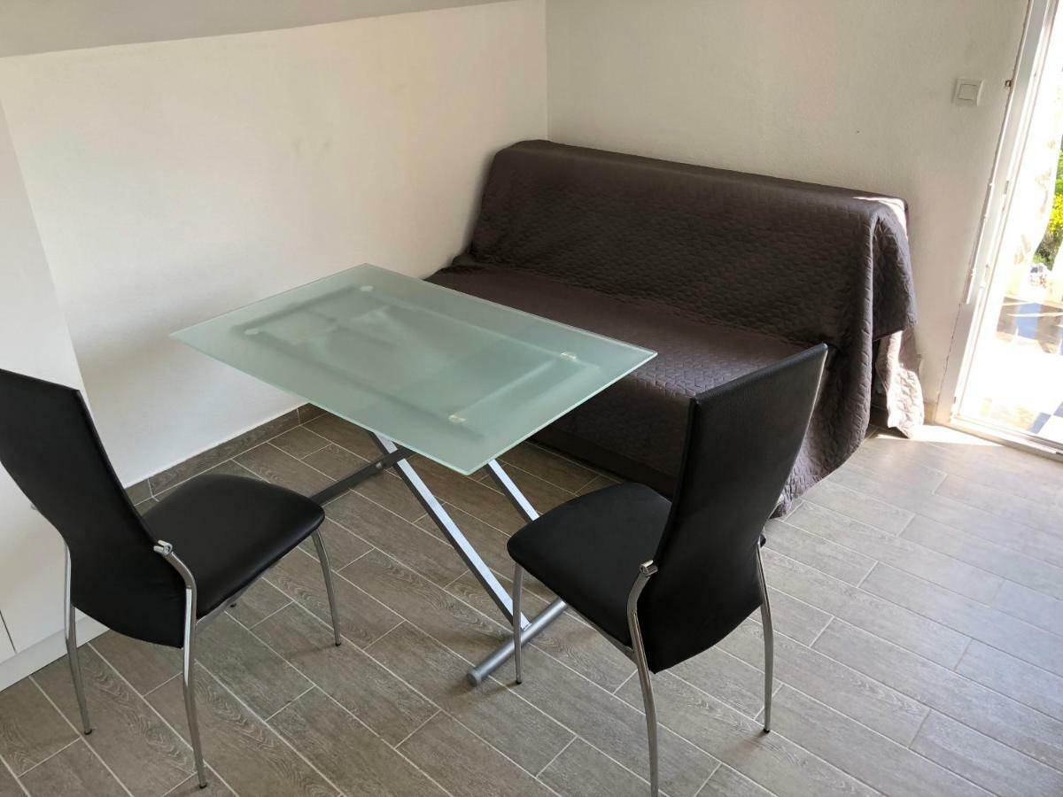 Apartmani Ivan V RELAX Vodice Bagian luar foto