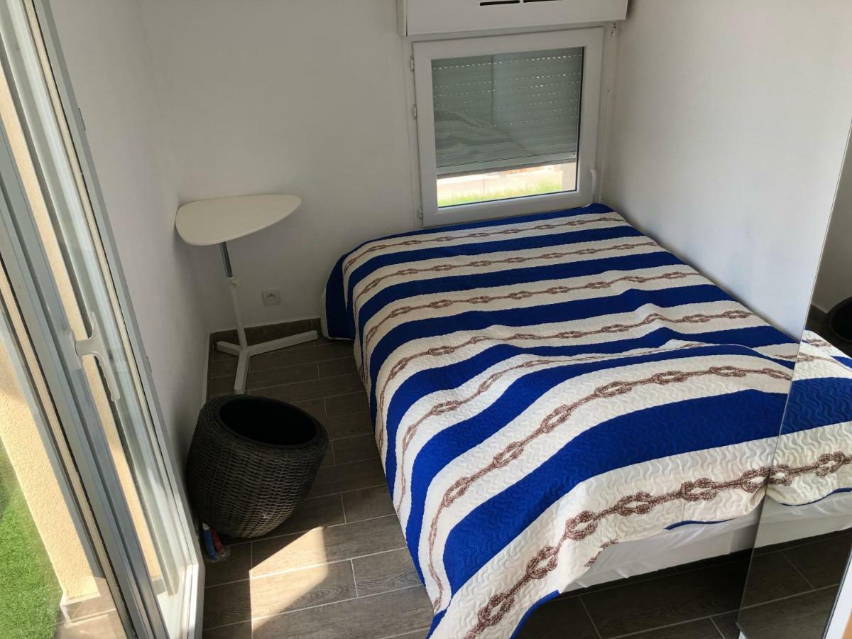 Apartmani Ivan V RELAX Vodice Bagian luar foto